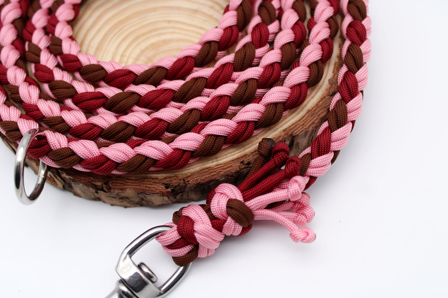 Design your leash from paracord